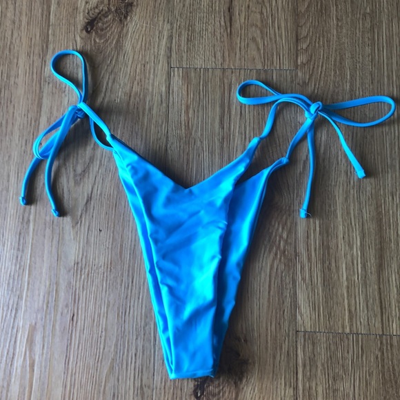 Blue bikini Set - Picture 3 of 4